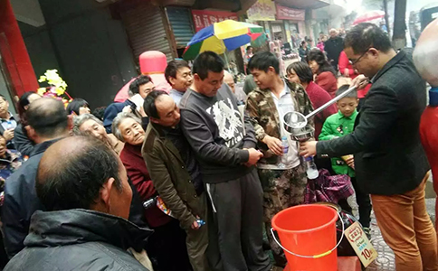 散酒生意怎样做才能好起来？加盟醉开心散酒，月入5万不是梦！