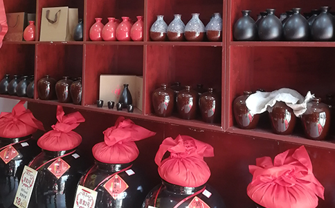 醉开心散酒铺:用散酒定制服务+限时品鉴轻松锁定回头客 醉开心散酒铺:用散酒定制服务+限时品鉴轻松锁定回头客
